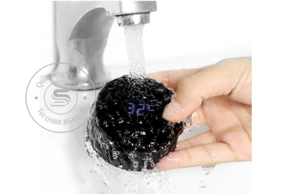 Rửa với nước an toàn
